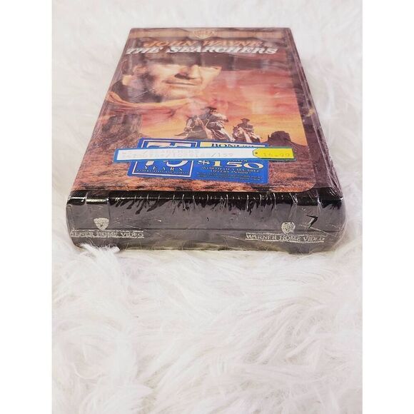 John Wayne in The Searchers - Picture 4 of 4